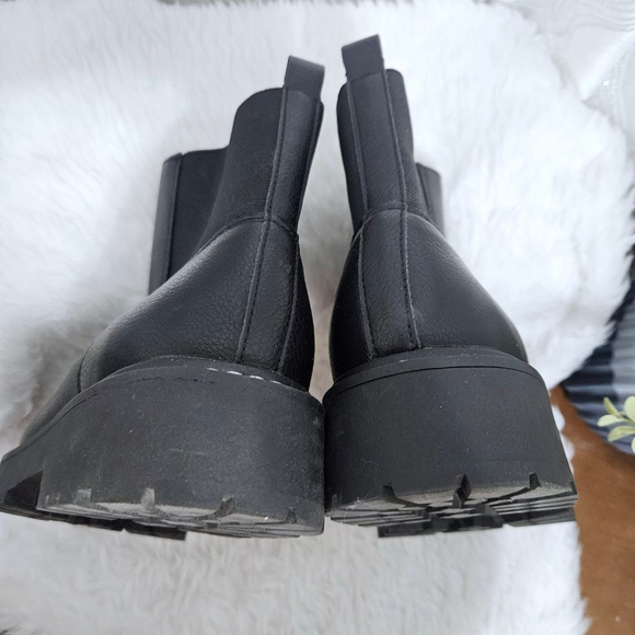 DOLCE VITA Lobera Black Faux Leather Ankle Boots Sz 8 - Picture 4 of 7